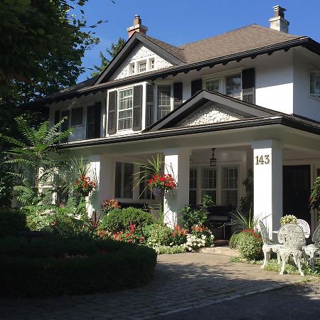Bernard Gray Hall Bed And Breakfast Niagara-on-the-Lake Bagian luar foto