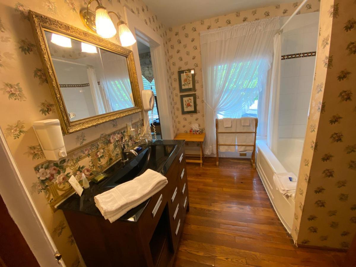 Bernard Gray Hall Bed And Breakfast Niagara-on-the-Lake Bagian luar foto