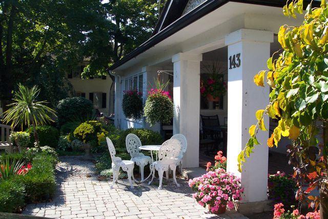 Bernard Gray Hall Bed And Breakfast Niagara-on-the-Lake Bagian luar foto